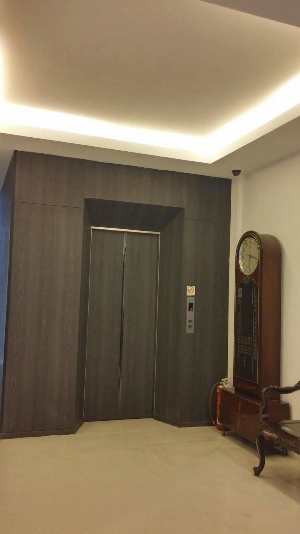 At One Inn Hualampong Bangkok Extérieur photo